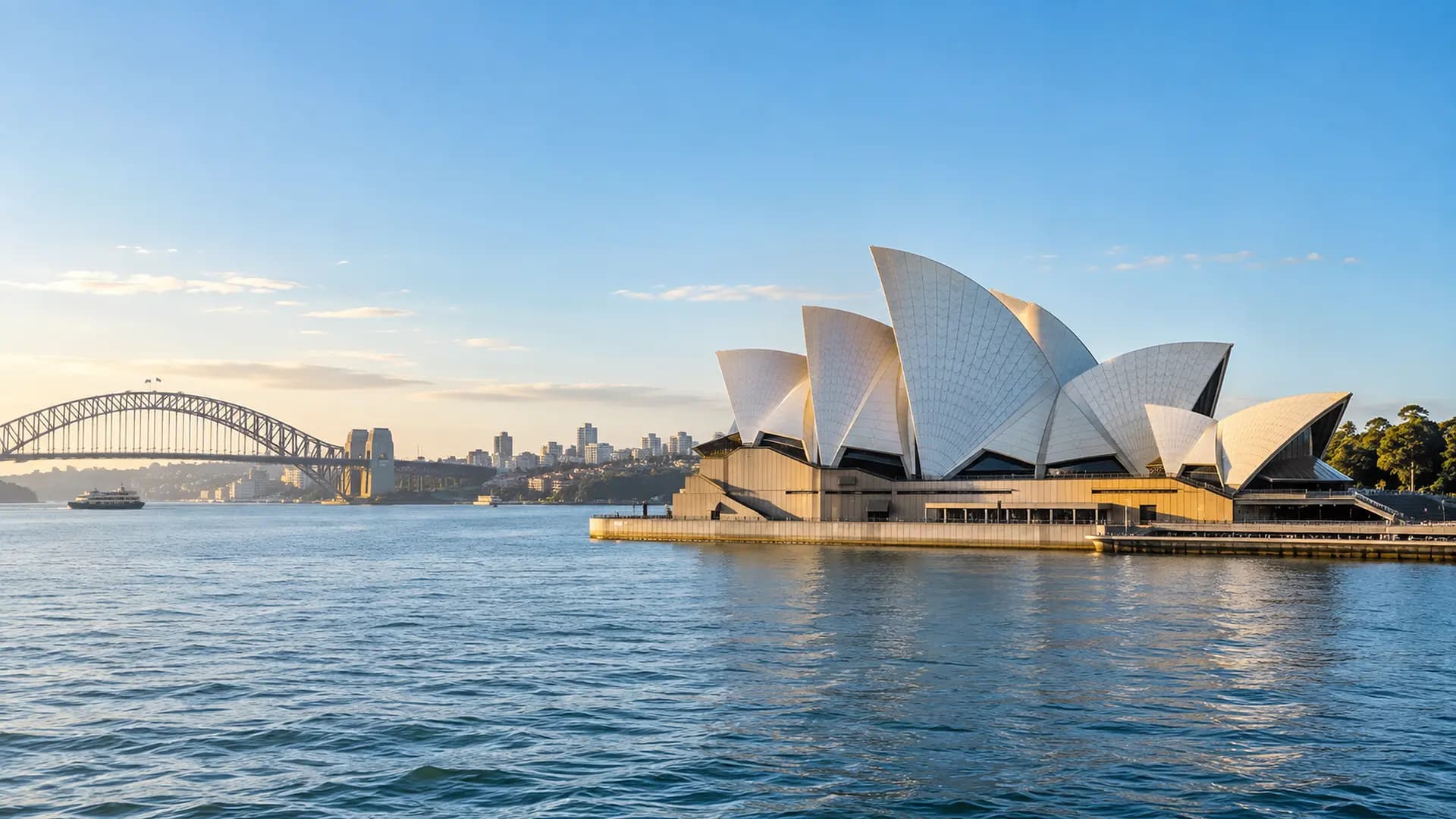 L’Opéra de Sydney et le Harbour Bridge au bord de la baie